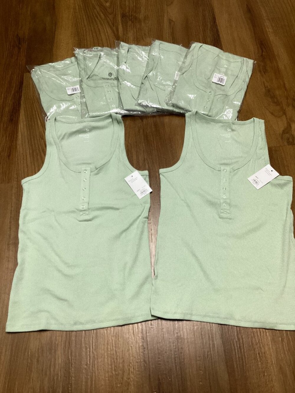 Resellers lot of 7 Kohl's Lt Green Rib Knit Henley Style Tank Tops. M, L, XL